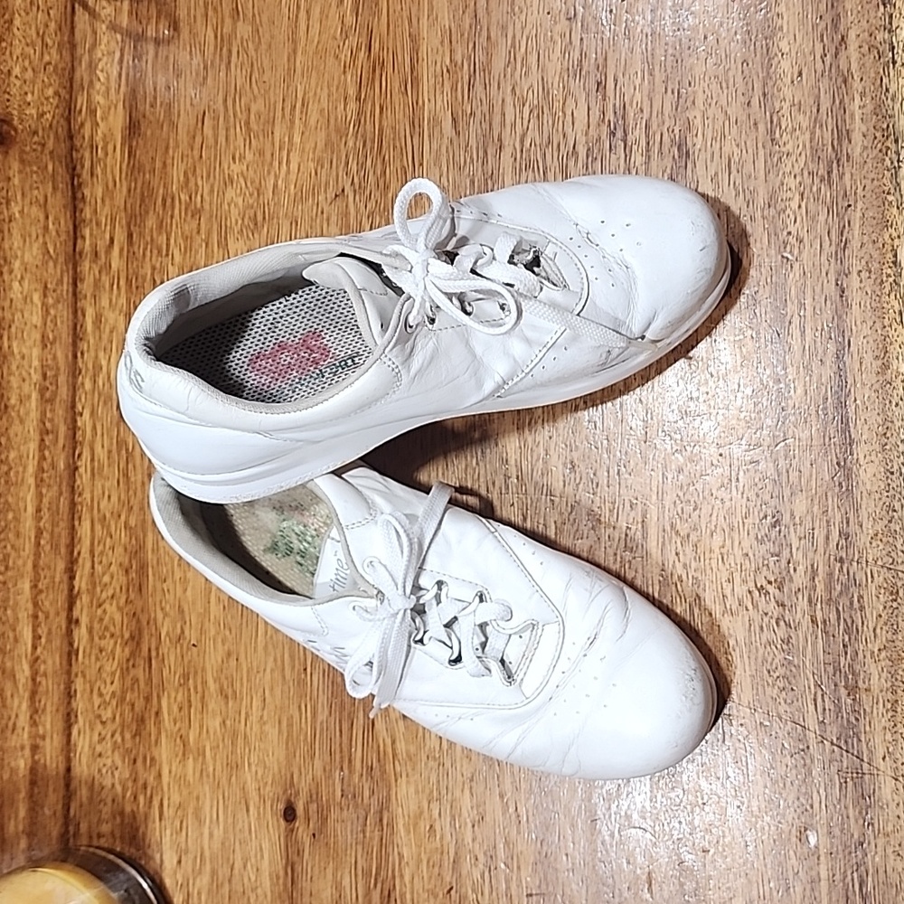 SAS White Leather Free-Time Walking Shoes Size 7M